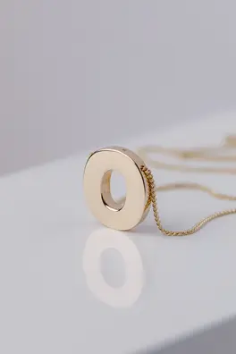 Ожерелье с буквой "O"