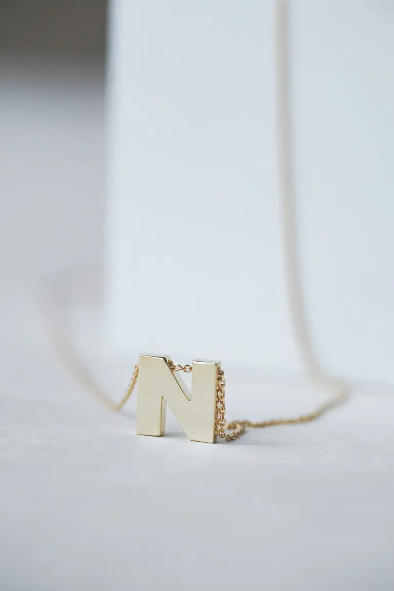Ожерелье с буквой "N" — фото 1