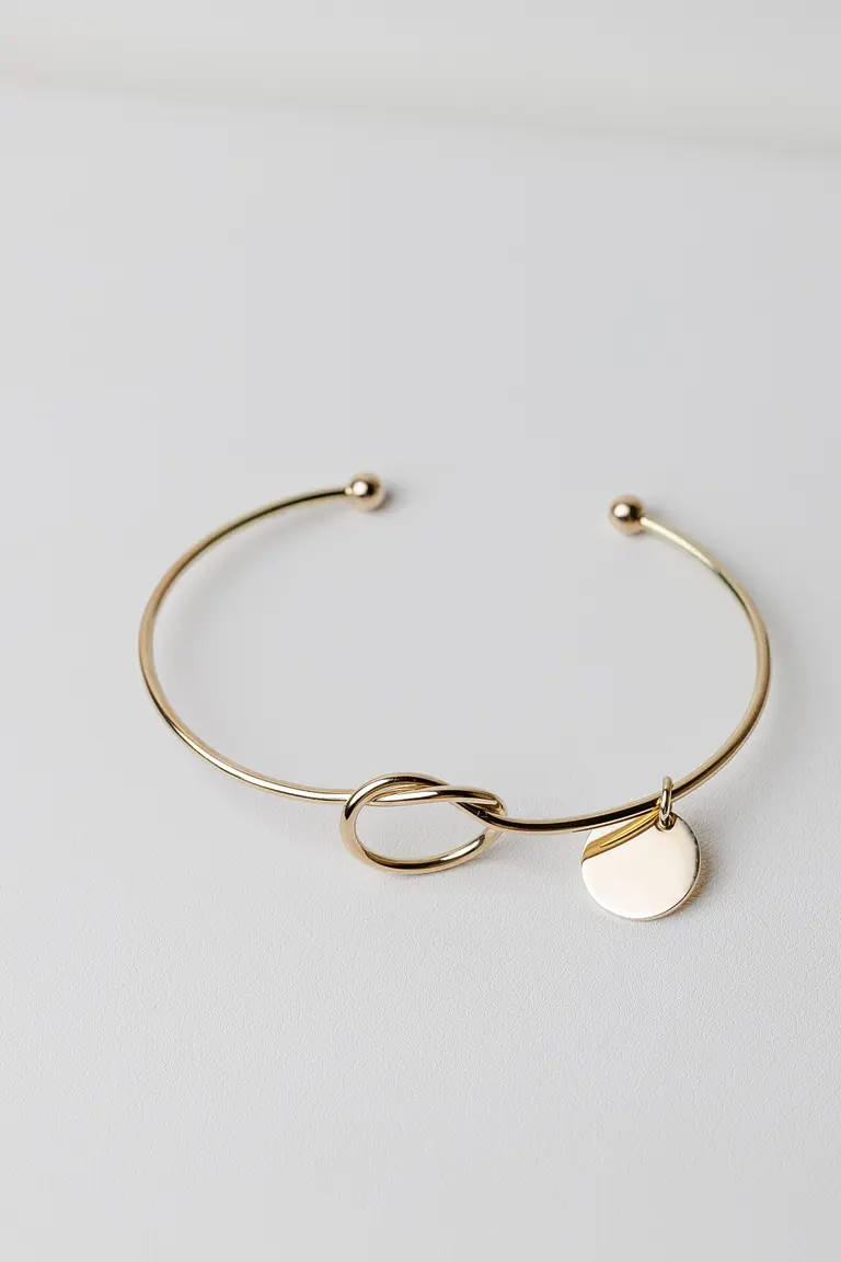 Bracelet with knot and disc — photo 1