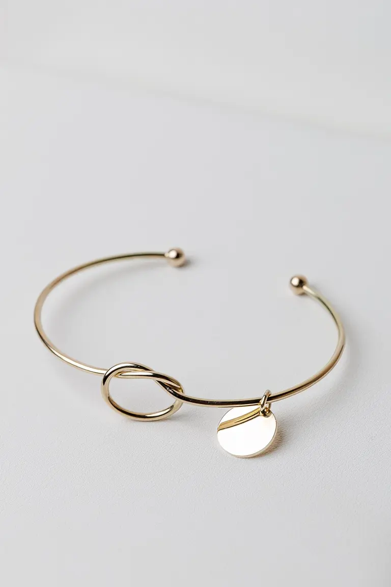 Bracelet with knot and disc — photo 4